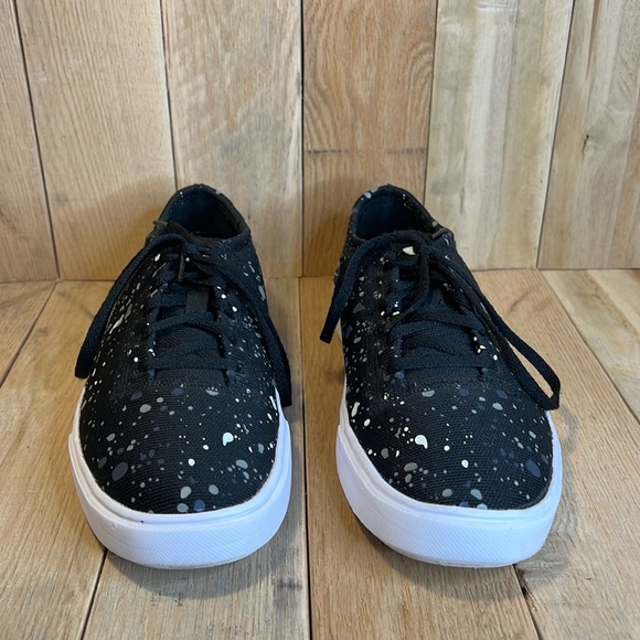 Youth Under Armour Black with White and Grey Splatter Shoes - Picture 2 of 7